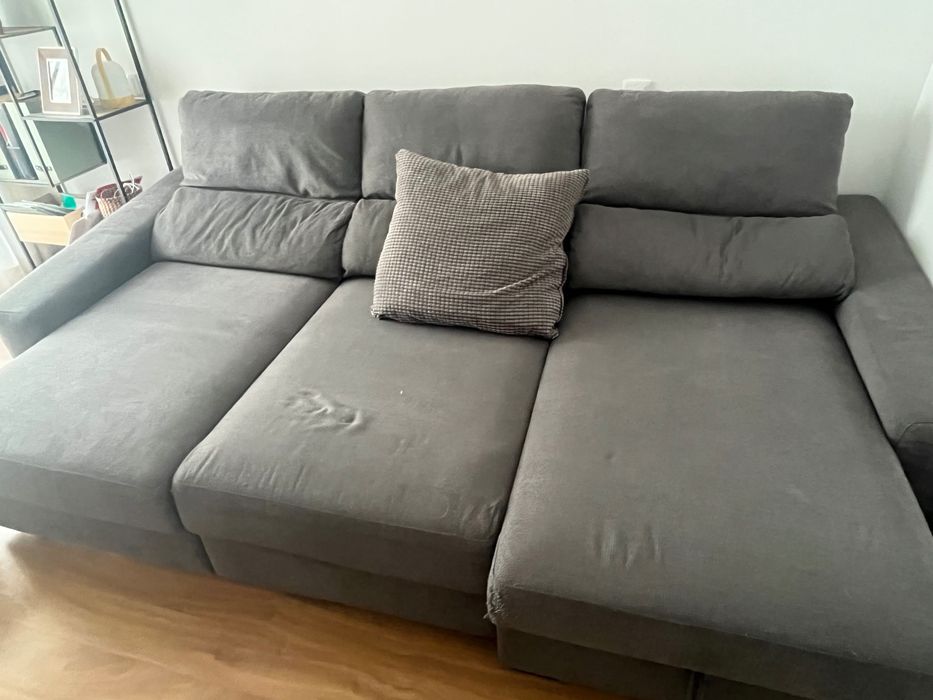 Sofá-cama com arrumação