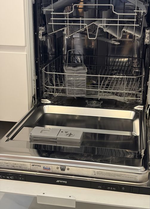 SMEG STA6449 – Máquina de lavar loiça para peças ou reparação