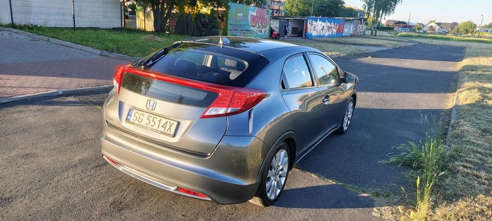 Honda Civic 1.8 + gaz (nowe opony wielosezonowe)