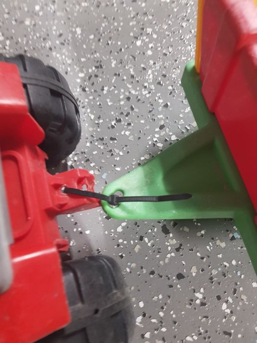 Traktor z przyczepą