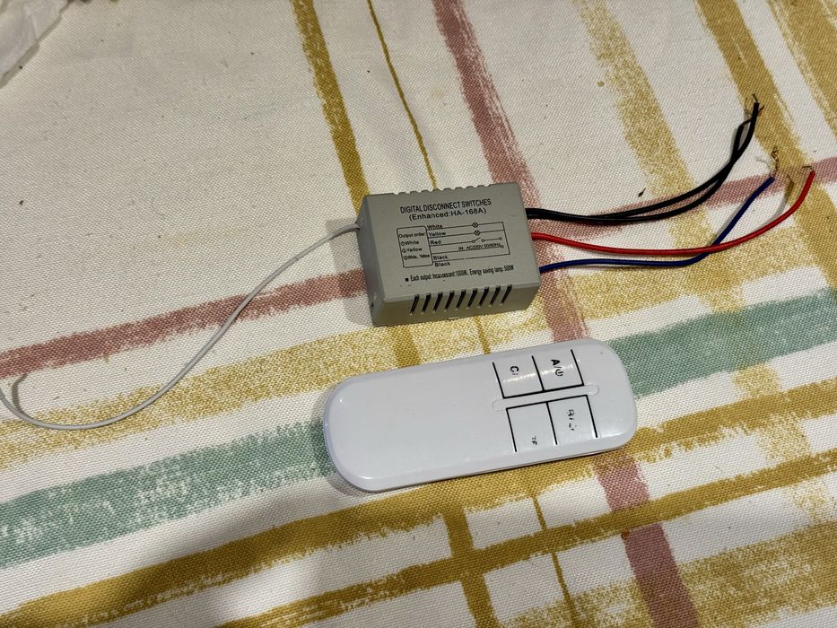 Rele com controlo remoto para LEDs