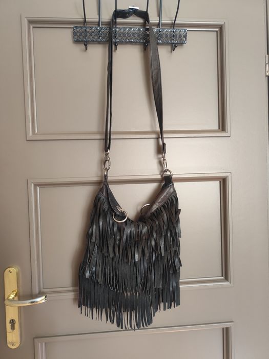 Сумка чорна з бахромою