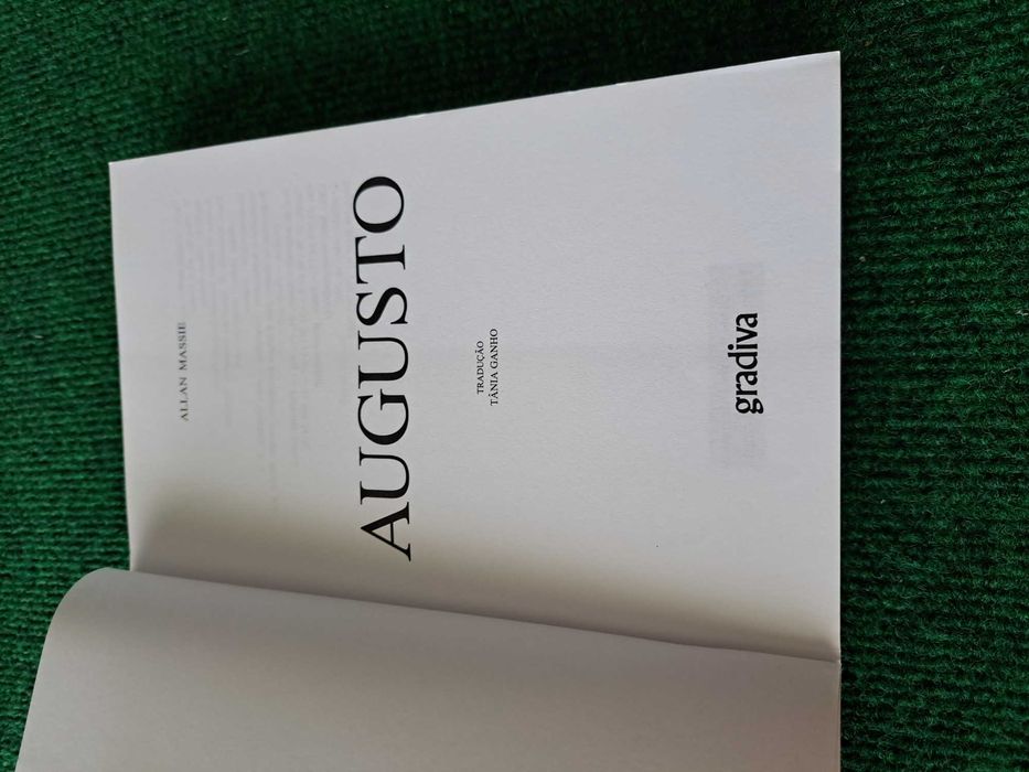 Augusto - Allan Massie