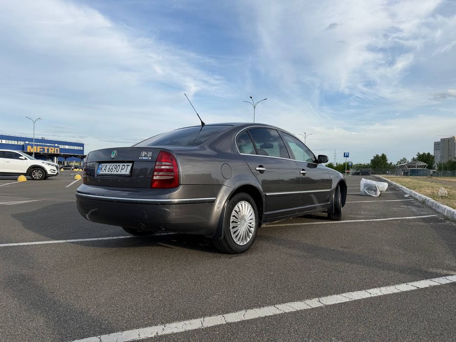 Skoda Superb 2002, 2.8 v6