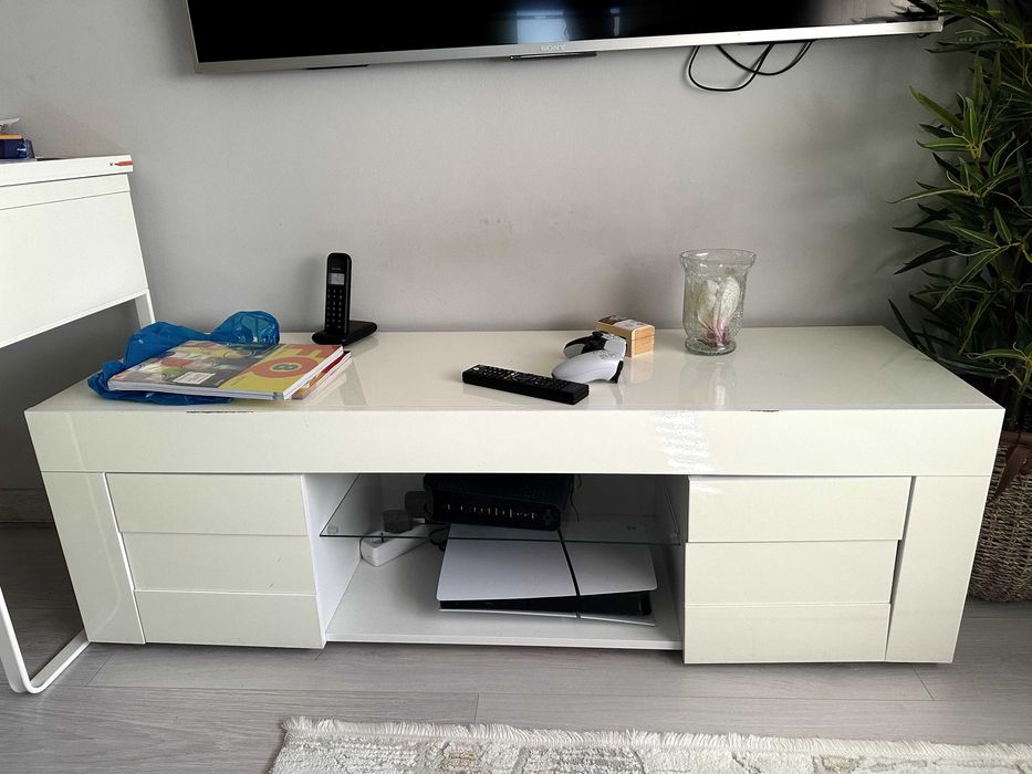 Móvel de Sala ou Quarto Branco