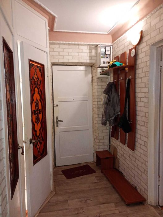 продам трехкомнатную квартиру, ул. Сытова