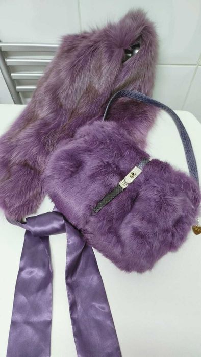 Pochete e estola de pelo verdadeiro tingido