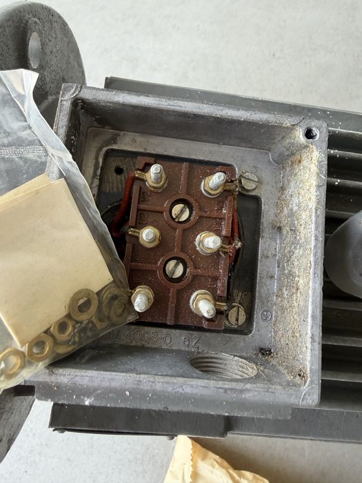 Silnik elektryczny MEZ Mohelnice 1,5 kW 935 obr/min 4AP 100L-6