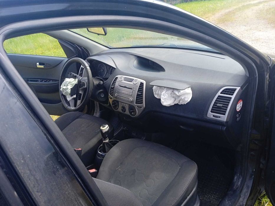 Hyundai i20 CRDI Comfort Acidentado para Venda
