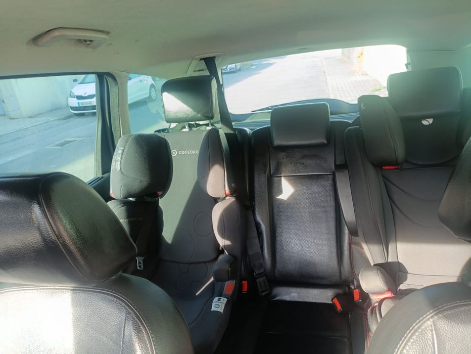 Ford Focus C-Max 1.6 TDCi Ghia – Bancos em Pele – Full Extras (2005)