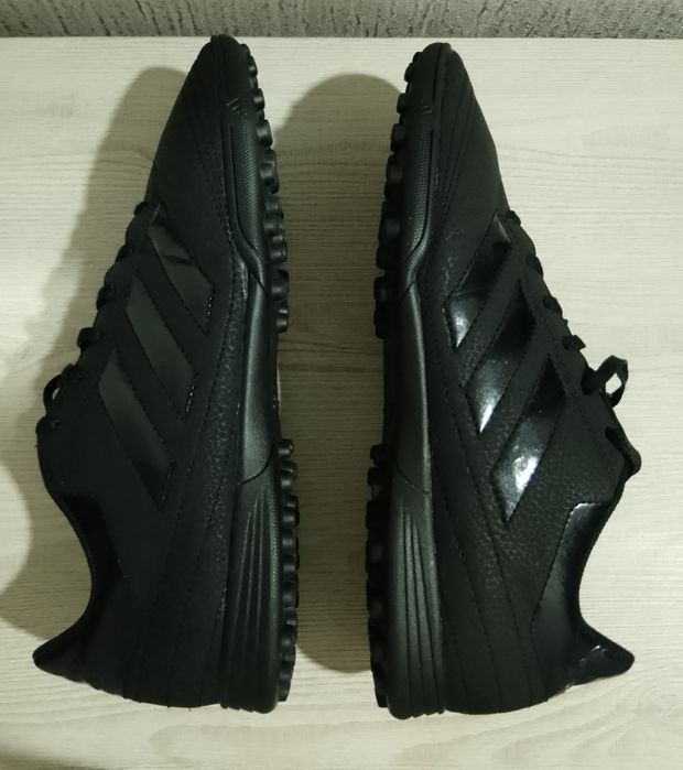 Сороконожки Adidas оригінальні 44-45 р. Нові