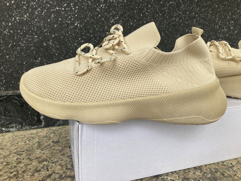 Nowe bezowe skarpetkowe adidasy 40 rozmiar
