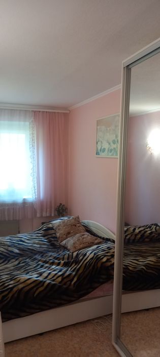 Продам 3к.кв.60м² 2/5 АО эл.мебель.2парковочных места.