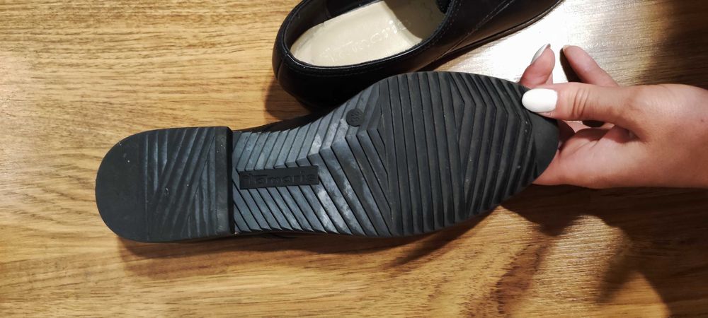 Skórzane półbuty tamaris