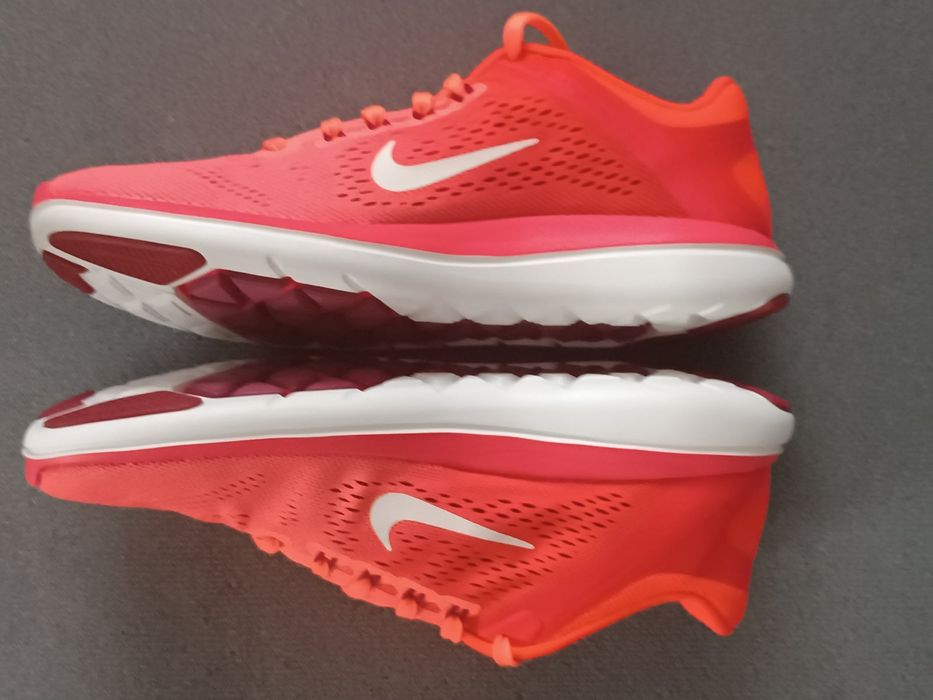 Фірмові жіночі кросівки Nike 40