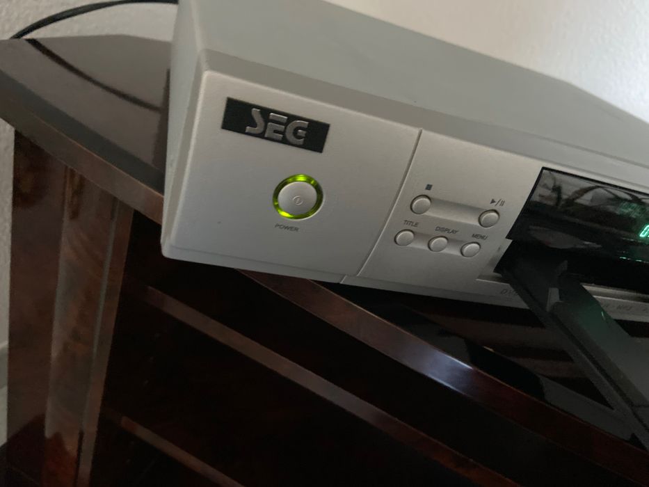 Leitor de DVD  cinzento