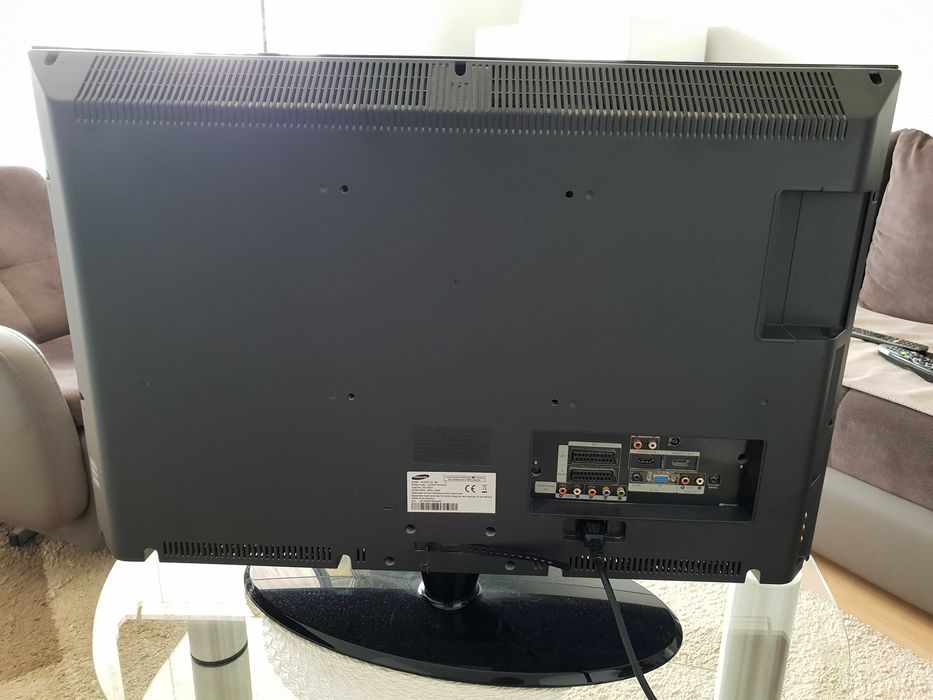 Telewizor Samsung 32 cale (czarny)