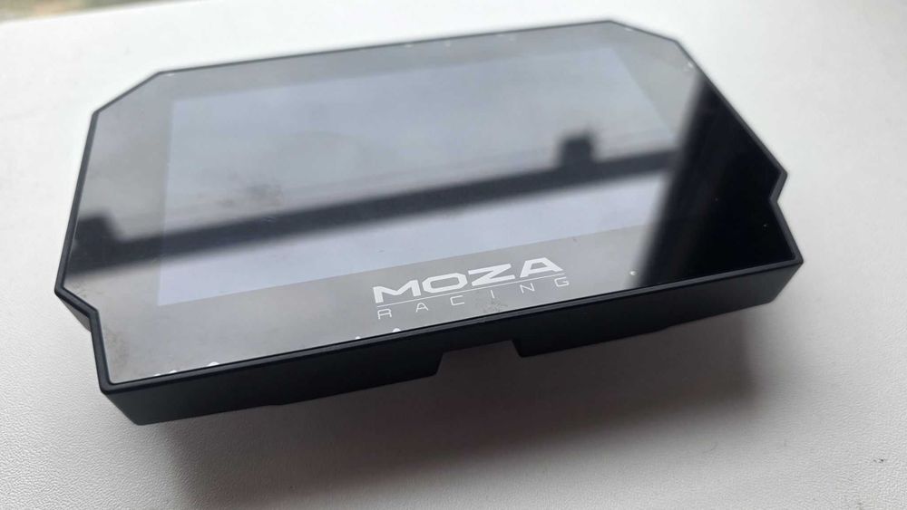 Moza CM2 ekran sim racing dashboard