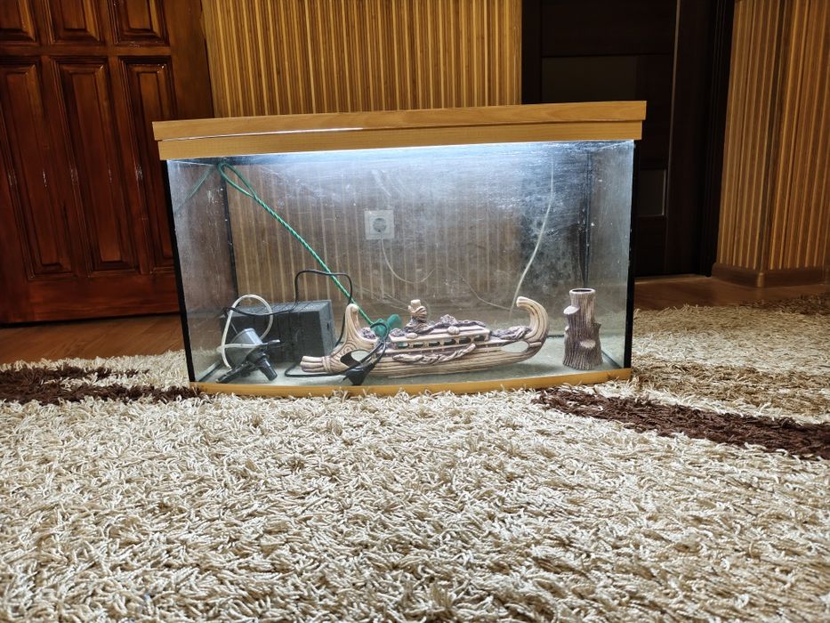 Продам акваріум без рибок