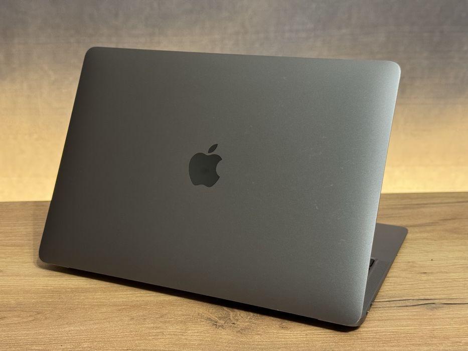 Гарний Macbook Air 13 M1 8/256 ГБ Space Gray Гарантія 30 днів #136