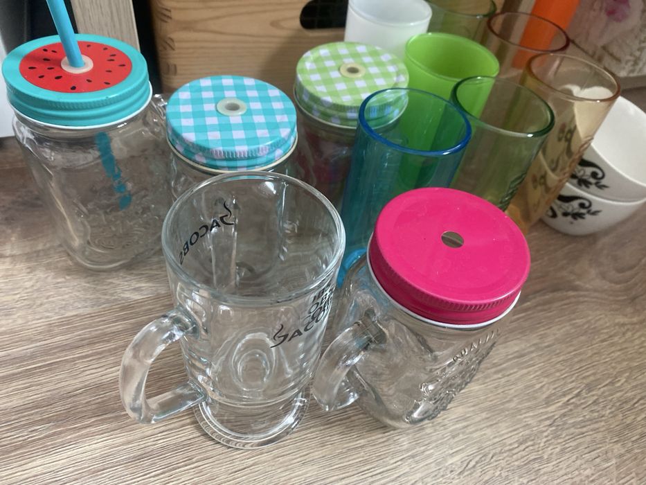 Oddam za darmo szklanki kubki