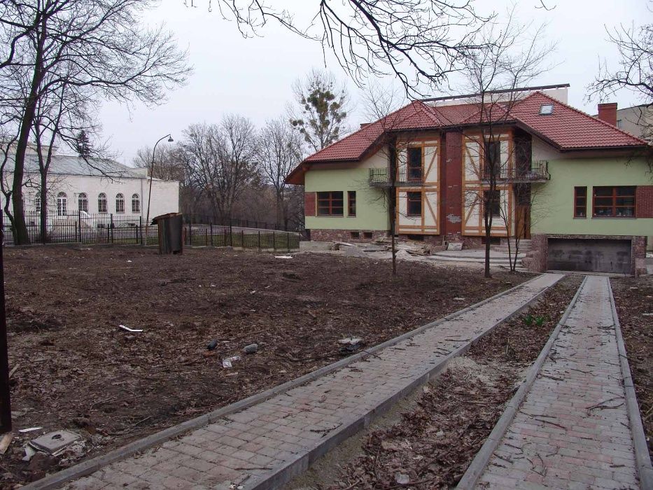 Рулонний газон Львів