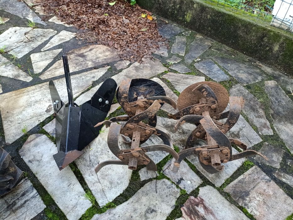 Motoenxada vermelha 7cv