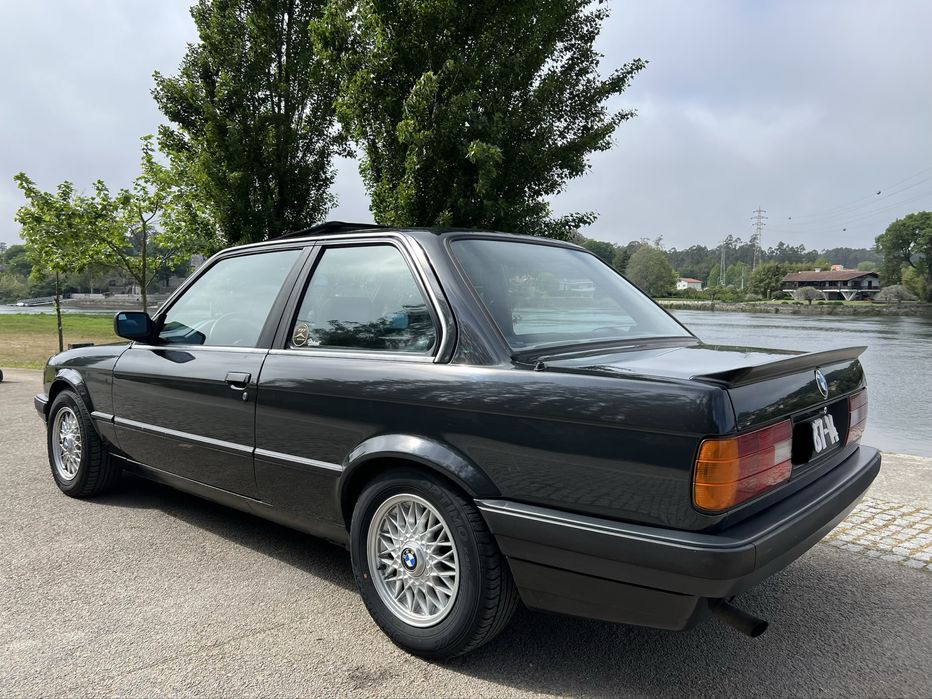 BMW E30 318i Coupe