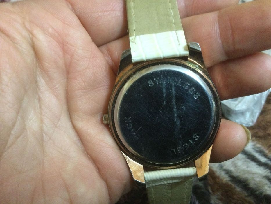 Часы наручные под ремонт