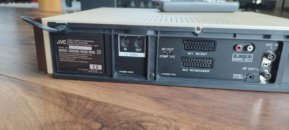 JVC HR-S8500E Super VHS S-VHS Hi-Fi TBC DNR pilot wysoki model