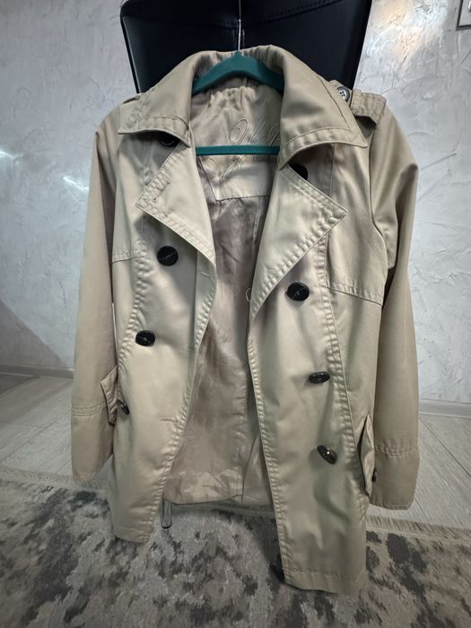 Плащ бежевий, для дівчат