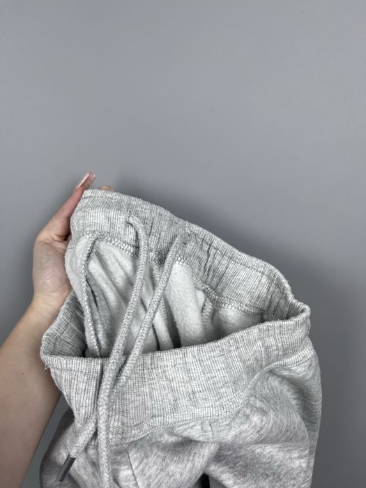 Zara утеплені спортивні штани жіночі