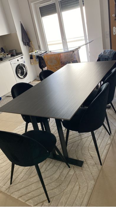 Conjunto de mesa com 6 cadeiras