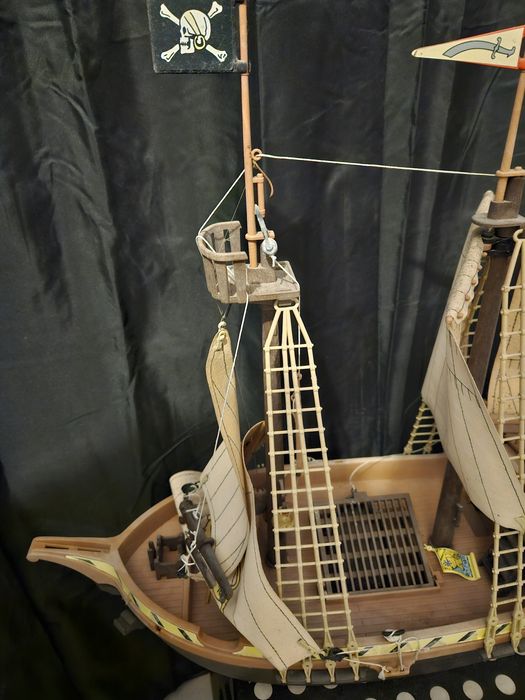 Barco de piratas antigo