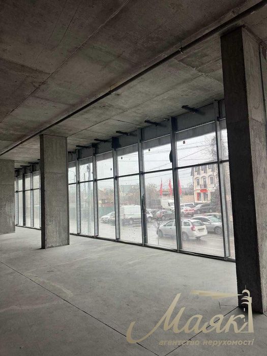 Продаж фасадного приміщення (200м2) в ЖК "Рівʼєра", м. Славутич