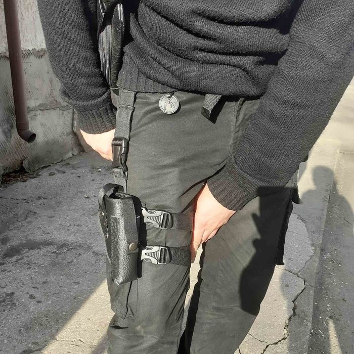Надбедерна кобура для пістолета