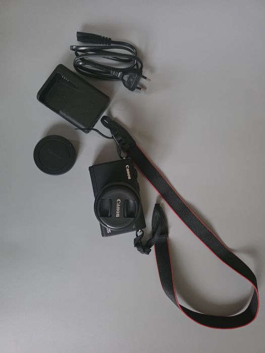 Canon EOS M100 + об’єктив 15-45 / бездзеркальний фотоапарат / Wi-Fi