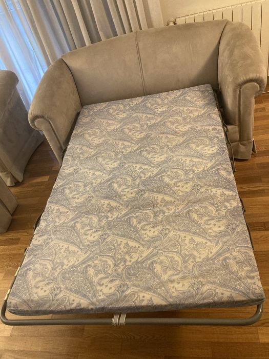 Sofá-cama de camurça