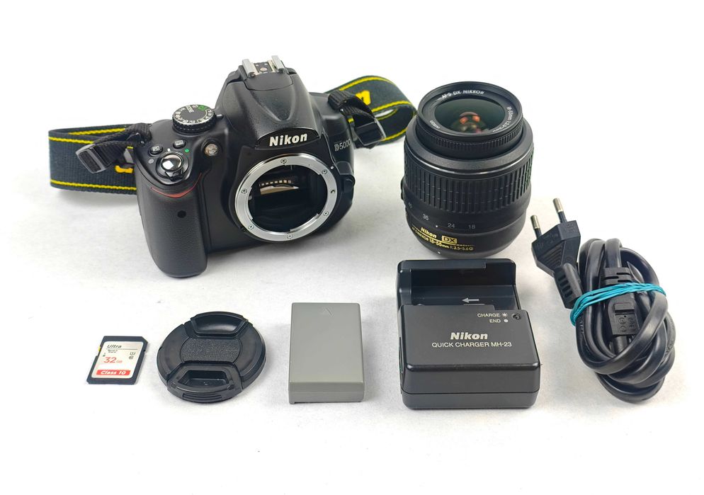Дзеркальний фотоапарат Nikon D5000 KIT 18-55mm 32Gb (Пробіг 8564 кадрів)