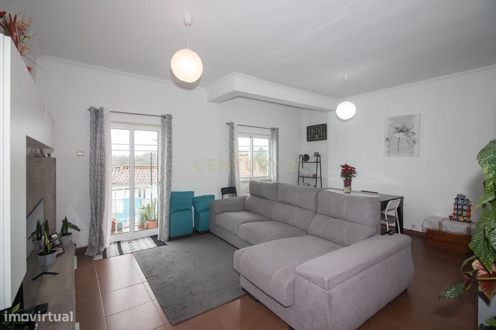 Moradia localizada em zona calma e residencial em Vila Chã- Ventosa n