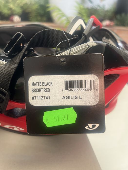 Capacete Giro agillis novo