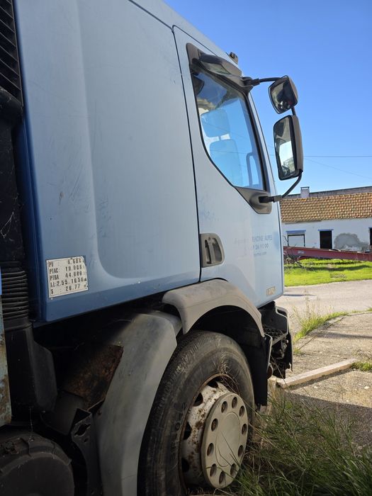 Renault Premium dci 11 a trabalhar – sem documentos
Vendo camião Renau