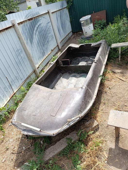 Продам лодку Романтика