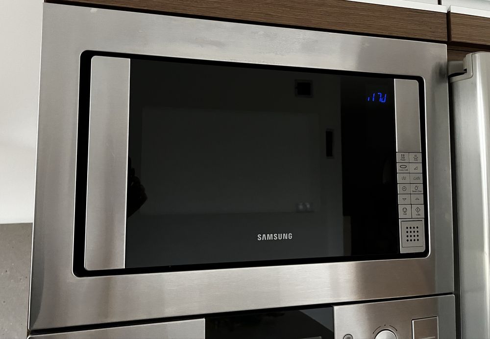 Mikrofala do zabudowy Samsung