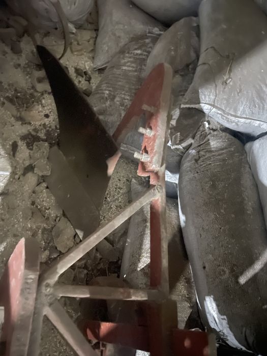 Продам 2-х (двохкорпусний) плужок (плуг) до трактора