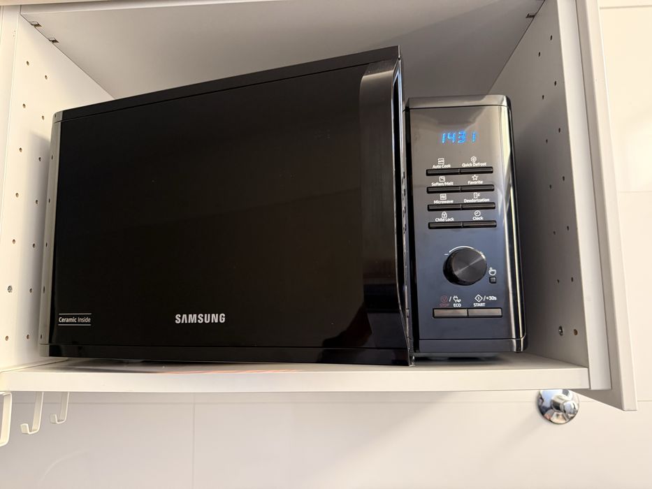 Micro-ondas SAMSUNG 23L com grill