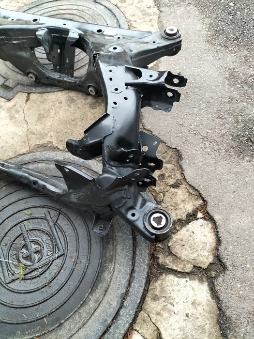 Підрамник (балка) задній tesla model 3