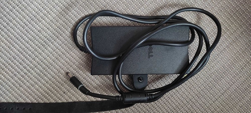 zasilacz DELL DA130PE1-00 do laptopa / stacji dokującej