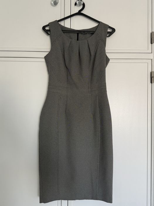 Vestido elegante cinza