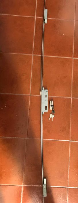 Fechadura com 3 pontos de fecho para alumínio
